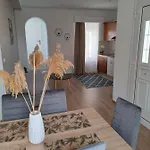 La Maison * Λιμενάρια