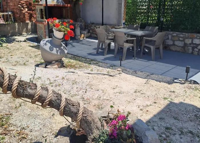 La Maison * Λιμενάρια